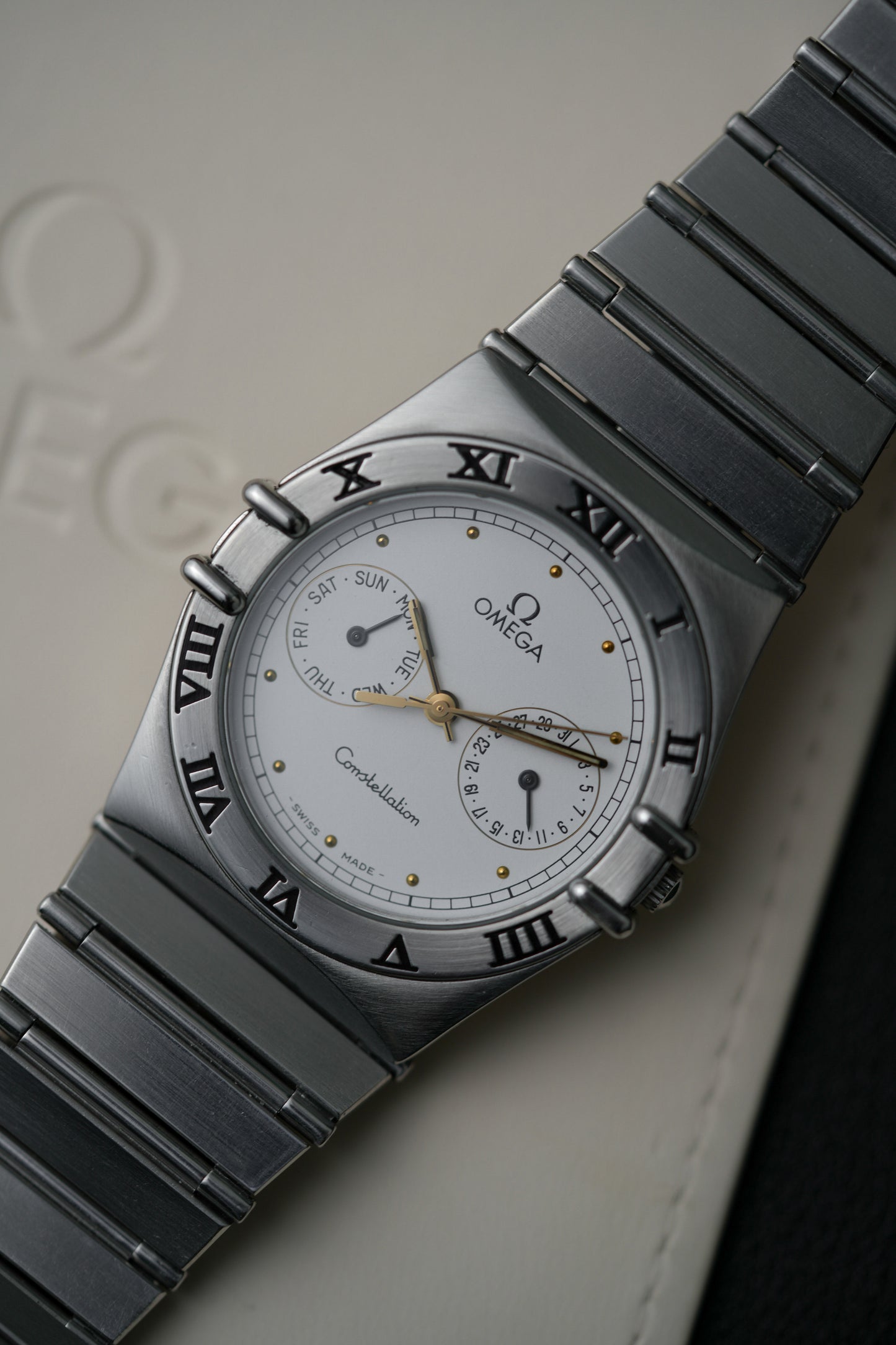 1991 Omega Constellation Quartz "Manhattan" – White