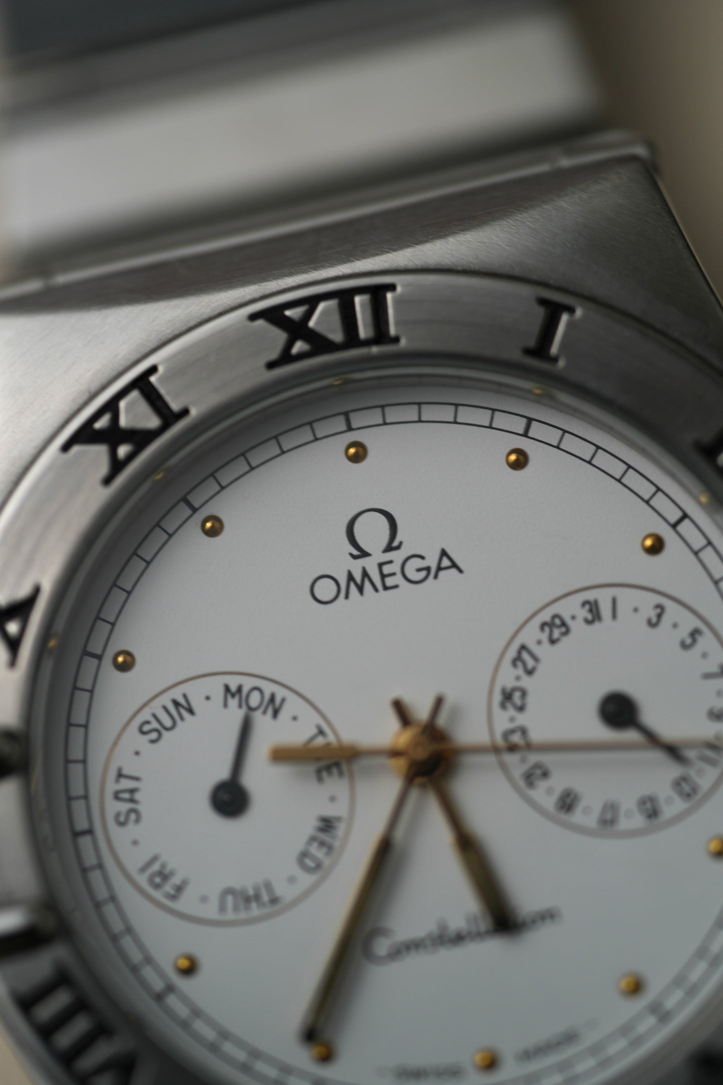 1991 Omega Constellation Quartz "Manhattan" – White